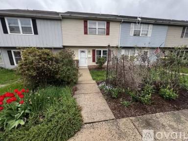 Main picture of 536 Colonial Dr
