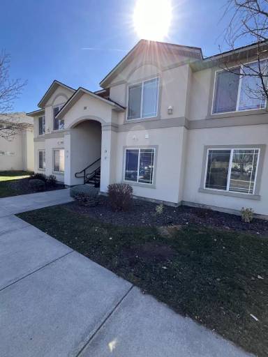 Main picture of Sagecrest Apartments