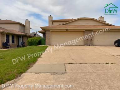 Main picture of 715 Lariat Ln