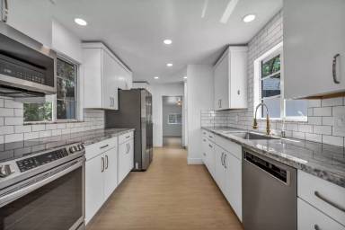 Main picture of 2600 James Madison Dr