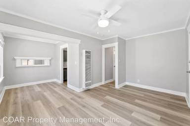 Main picture of 1026 E Broadway