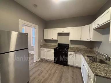 Main picture of 7632 S Drexel Ave