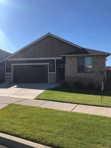 Main picture of 2379 NE Jackson Ave