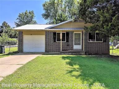 Main picture of 1402 W Margaret Pl