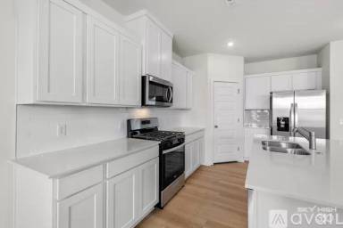 Main picture of 301 S Neon Ave