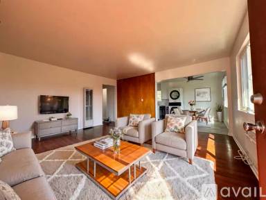 Main picture of 1636 Edgecliffe Dr
