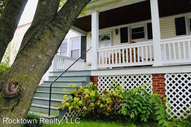 Main picture of 28 N Willow St
