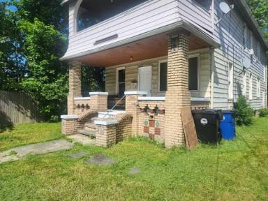 Main picture of 2871 E 111th St