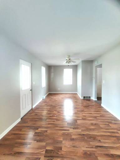 Main picture of 445 W Si Johnson Ave