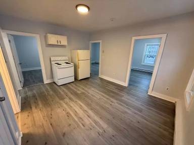 Main picture of 114-116 Charlton St