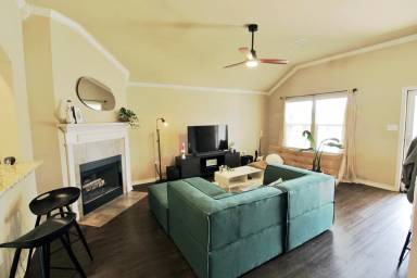 Main picture of 2524 Paddock Ln