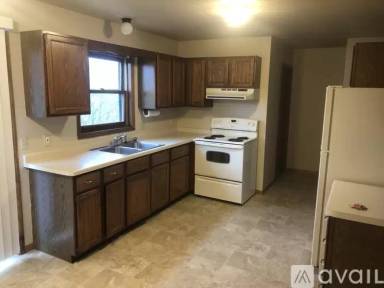 Main picture of 913 Division St