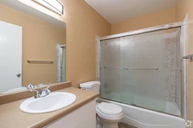 Main picture of 3435 W Hillsdale Ave