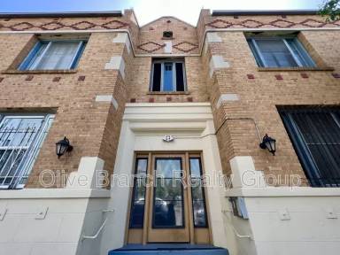 Main picture of 1426 N Edgemont St