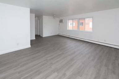 Main picture of 465 Olden Ave