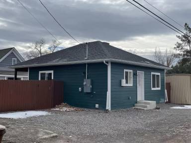 Main picture of 425 S 5th St