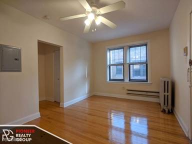 Main picture of 2237 N Bissell St