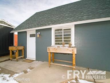 Main picture of 3224 Perry St