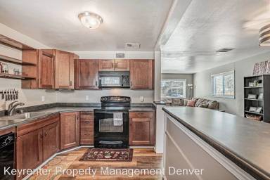 Main picture of 1232 Victor St