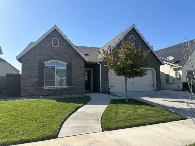 Main picture of 2309 N Hall Ct
