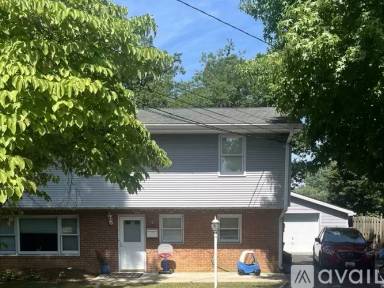 Main picture of 12 Fisk Cir