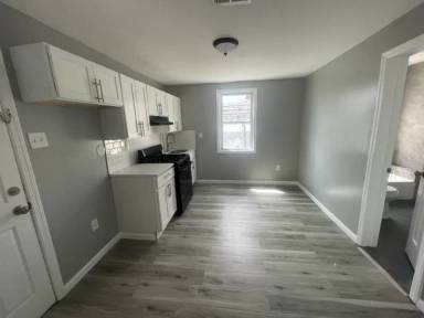 Main picture of 176 Mapes Ave