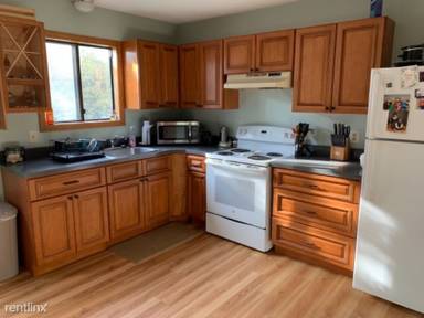 Main picture of 9 Acorn Dr