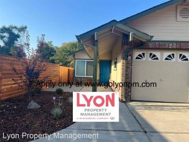 Main picture of 3968 1/2 3rd Ave