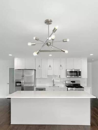 Main picture of 61 Chestnut St