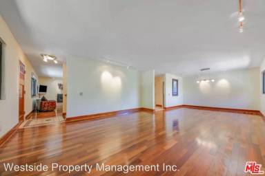 Main picture of 2314 Oak St