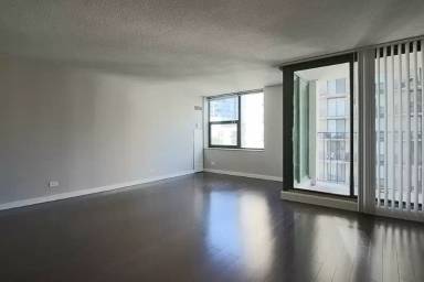 Main picture of 81 W Huron St