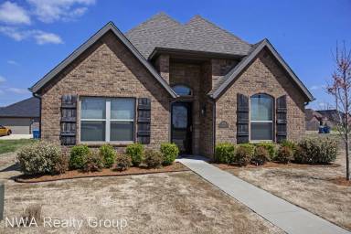 Main picture of 3302 SW Hillstone Ave