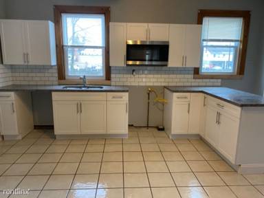 Main picture of 11 Roosevelt St