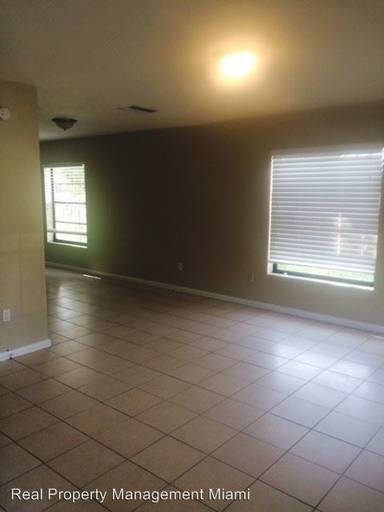Main picture of 2763 NW 196th Ter