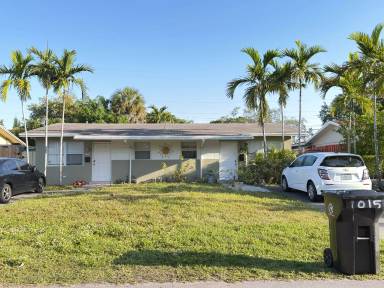 Main picture of 1015 SW 30th St