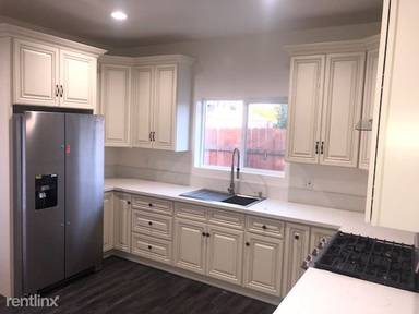 Main picture of 8115 Wakefield Ave