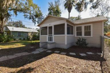 Main picture of 517 NW 27th Ave