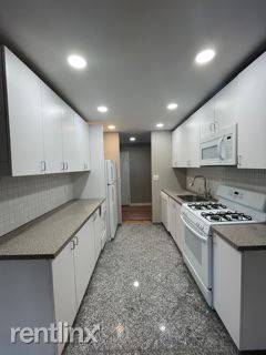 Main picture of 6010 Kennedy Blvd E