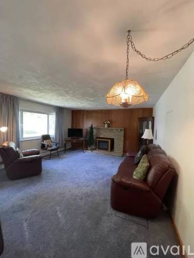 Main picture of 908 Price St