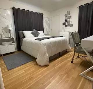 Main picture of 5899 S Broadway