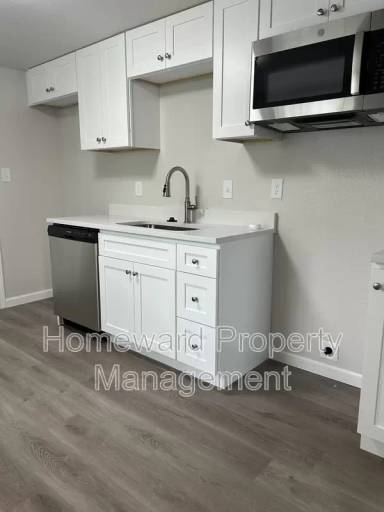 Main picture of 407 N Justin Ave