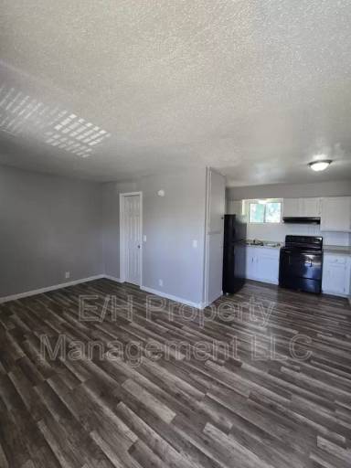Main picture of 1924 S Broadway Ave