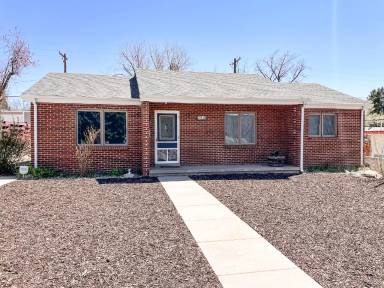 Main picture of 2213 N Meade Ave