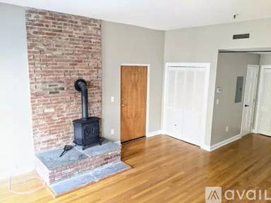 Main picture of 110 Washington St