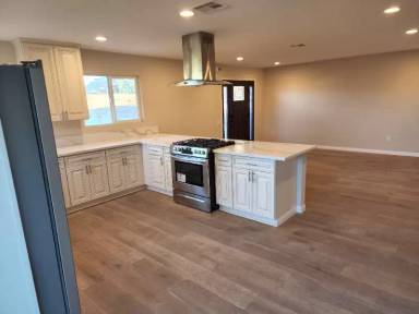 Main picture of 8580 Golden Ridge Rd