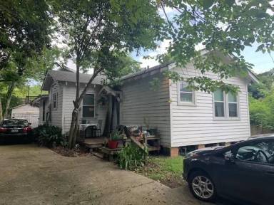 Main picture of 3275 Ivanhoe St
