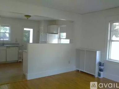 Main picture of 10 Curve St
