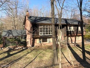 Main picture of 133 Camp Hill Rd