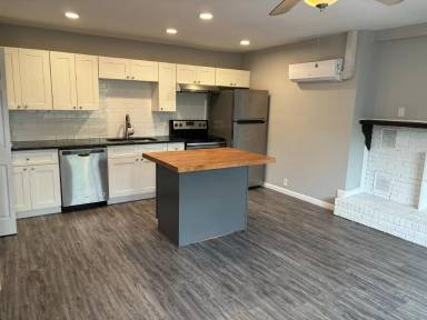 Main picture of 747 E Red Bud Rd