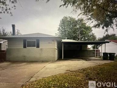 Main picture of 1512 Tanglewood Dr